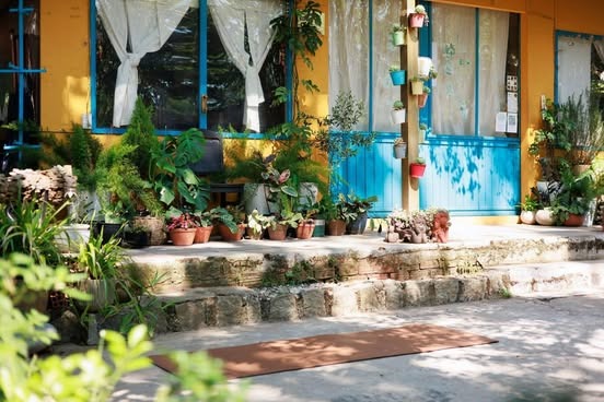 Studio yoga và âm thanh phục hồi thực tế của Giang Metta tại Đà Lạt